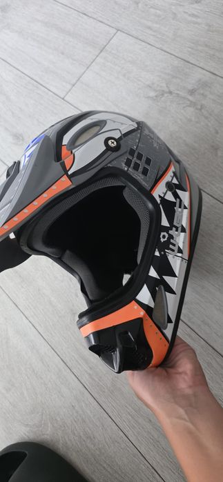 Vând casca fullface W-tec