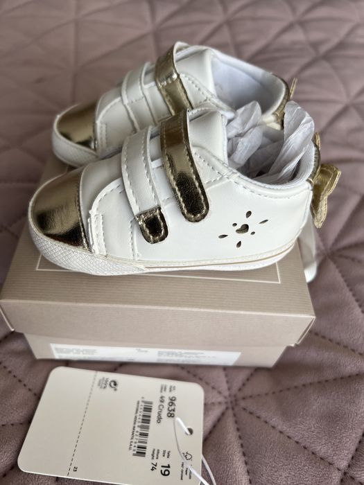 Нови Бебешки обувки Mayoral с пеперуда - 19 номер