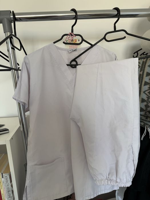 Costum medical dama