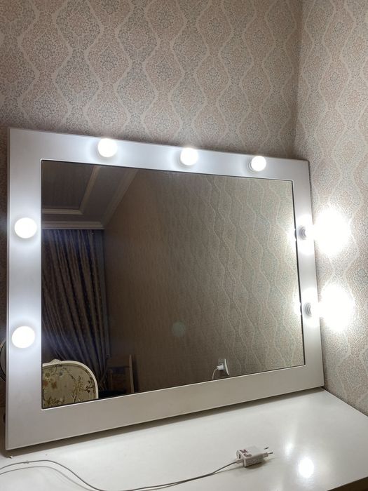 Зеркало с подсветкой