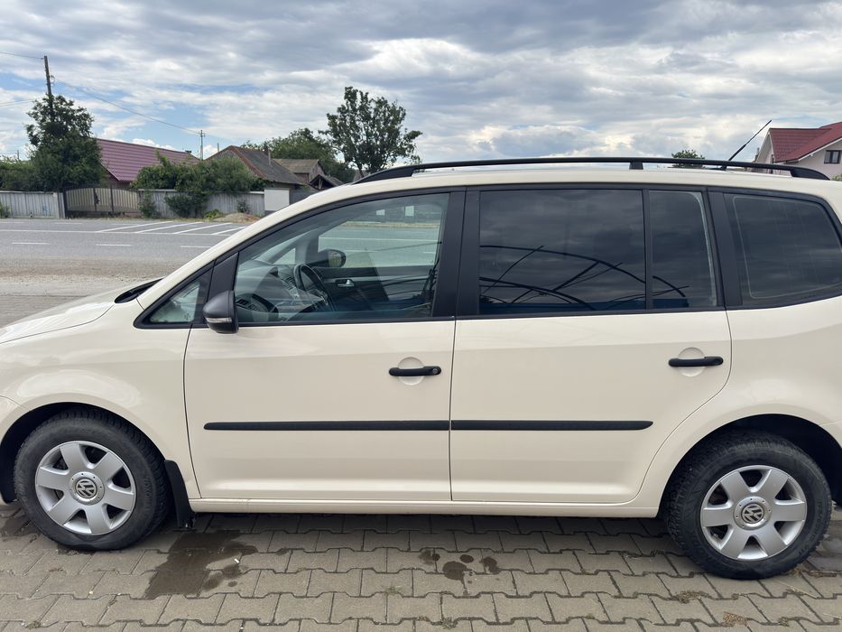 VOLKSWAGEN Touran 2015 — imagine 4