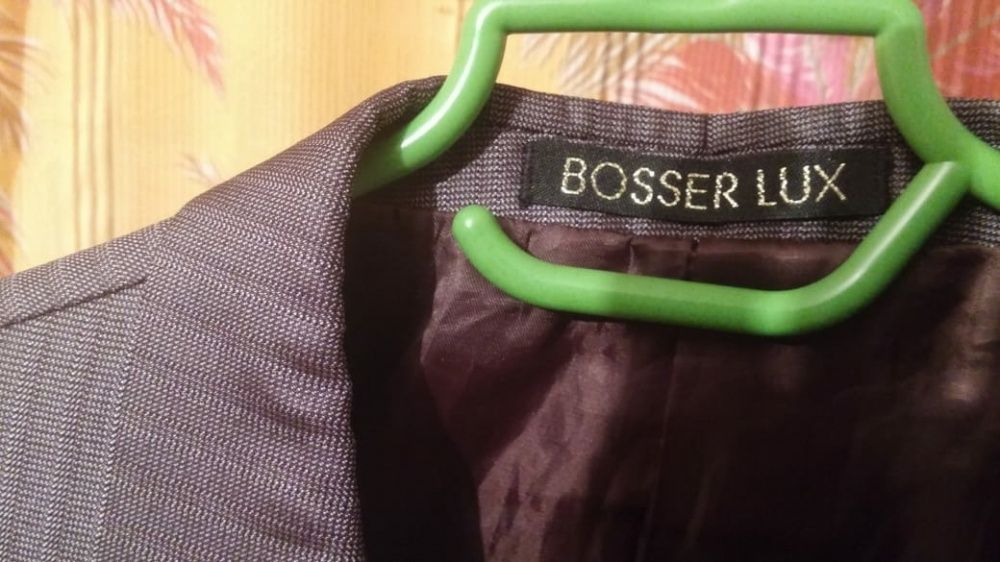 Продам костюм