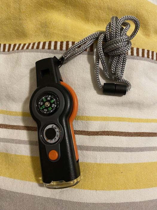 Фенерче с компас и термометър
