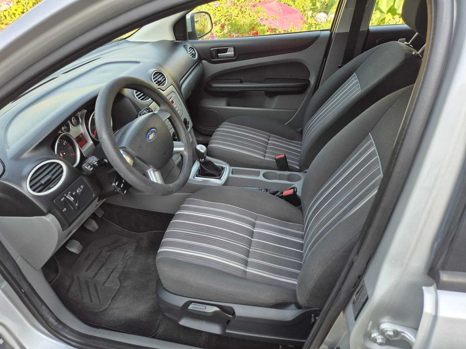Ford Focus Facelift 1.6 Benzina 2009