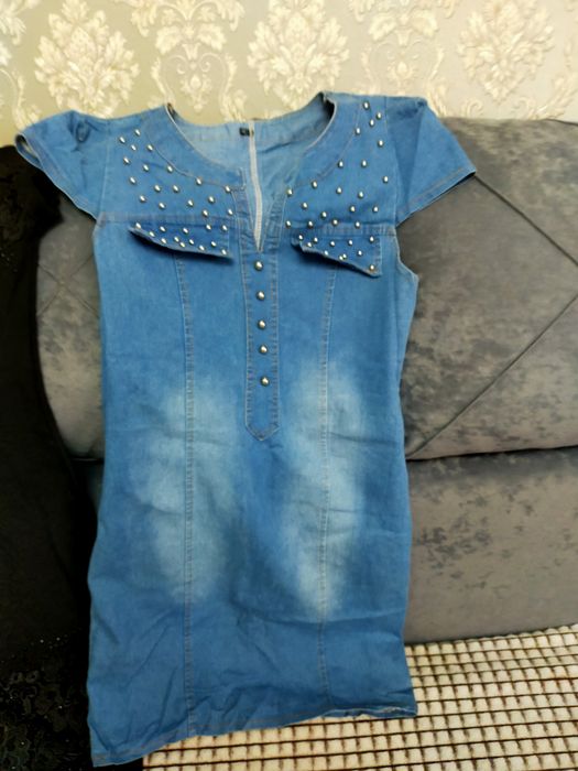 Продам женские платья