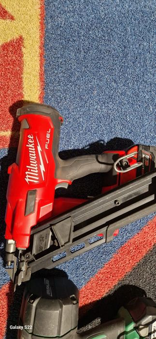 Milwaukee, Hikoki pistol de cuie pe acumulator