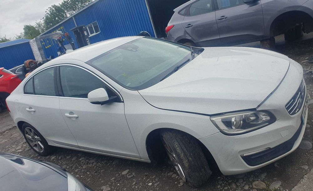 Dezmembrez Volvo S60 SE NAV D4 2.0D 2015