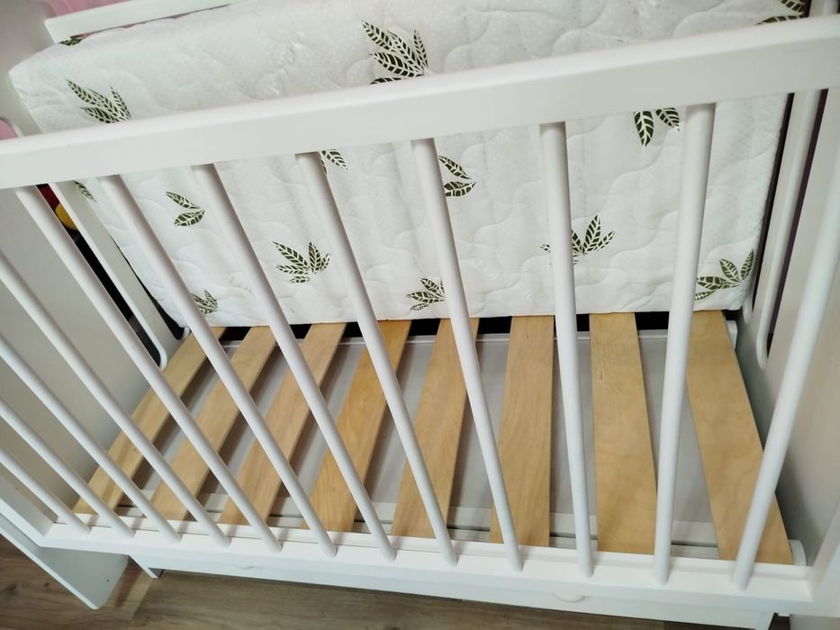 Кроватка детская, качается