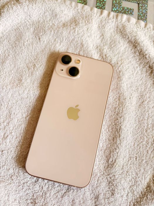 Vand Iphone 13 impecabil