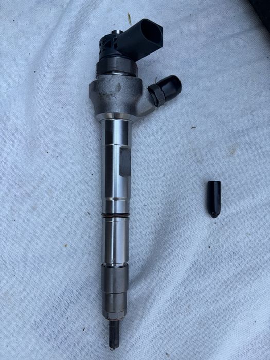 Оригинална дюза Bosch 04L 130 277 AE – 2.0 TDI – VW / Audi / Skoda / Seat