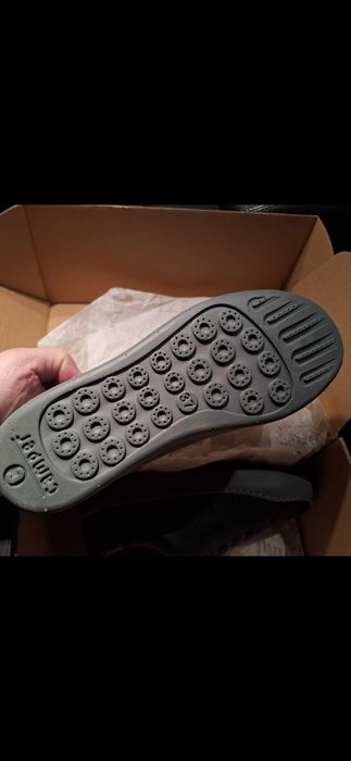 нови обувки Camper