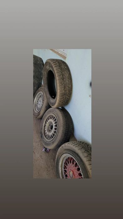 Продам комплект дисков с резиной на БМВ Е34