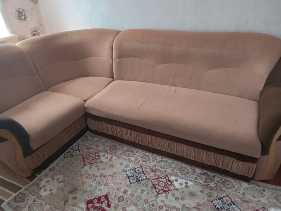 Угловой диван продам