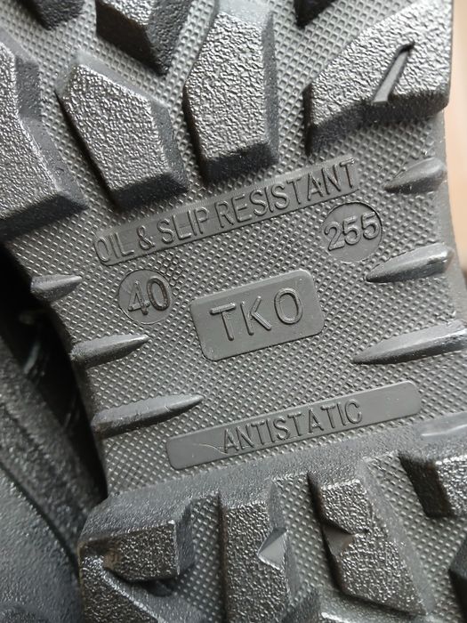 Продам берцы зимние