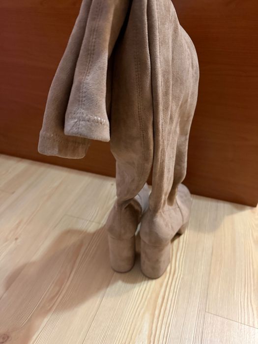 Дамски чизми на ток