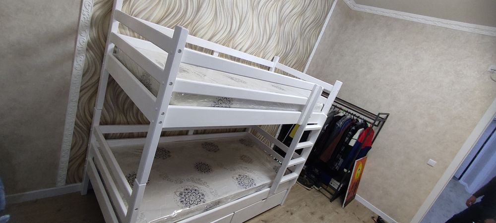Двухъярусная кровать