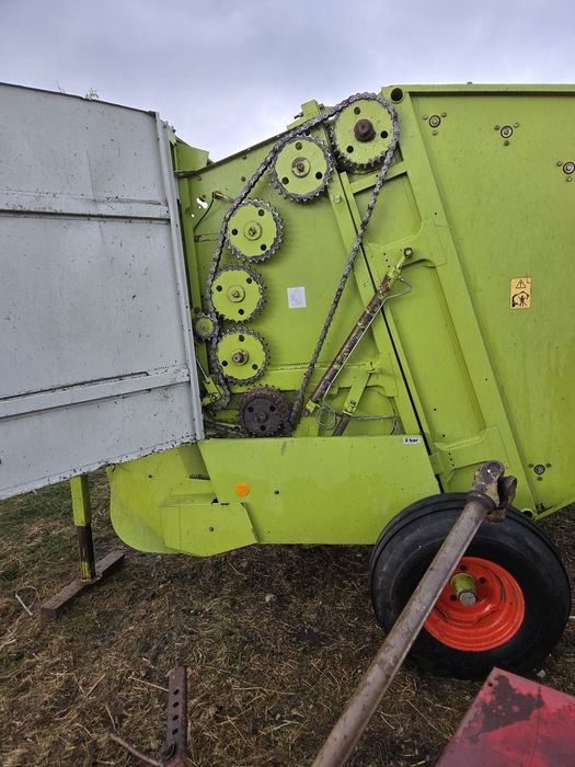 Presa claas rollant 66 john deere 336