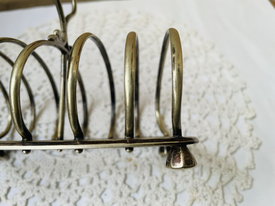 Красива посребрена поставка за филийки от Англия