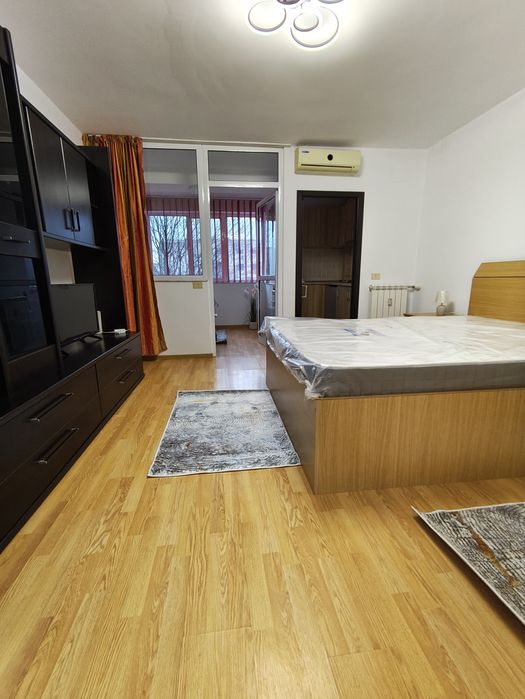 Închiriez apartament cu o cameră Mazepa1