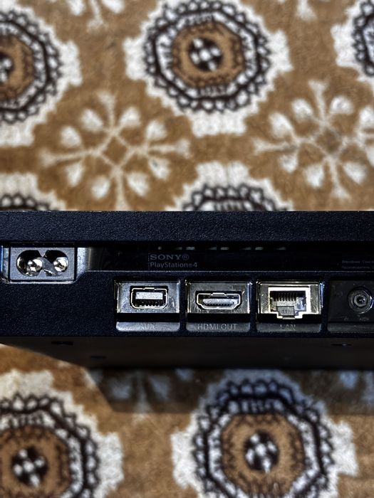 Продам - Playstation 4 slim