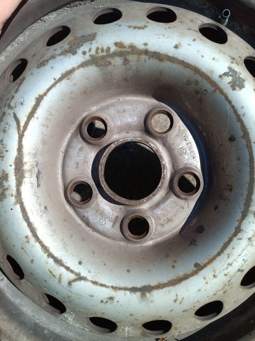 Три броя за лека кола и една подсилена за бус