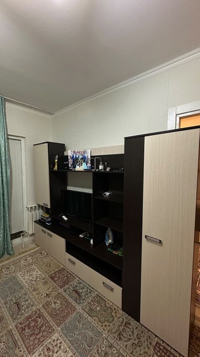 Продаю мебельный шкаф торг есть