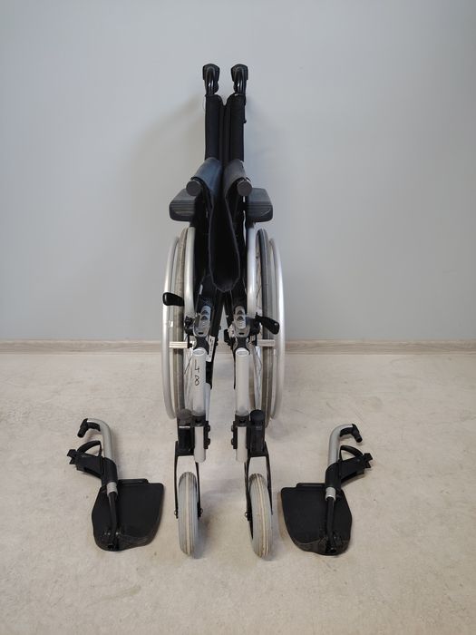 Scaun cu rotile/Carucior rulant pentru persoane cu handicap148