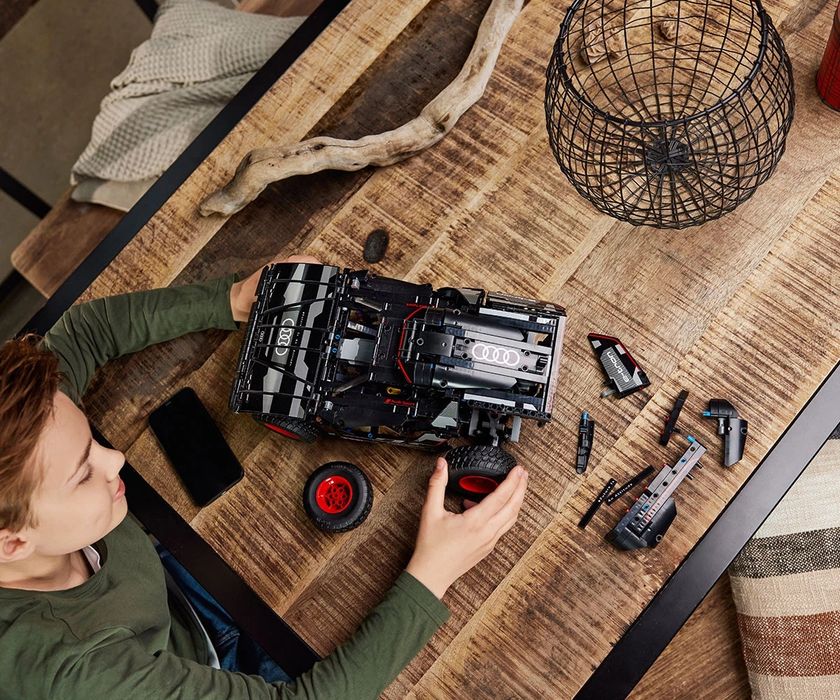 LEGO 42160 Technic 42160 - Audi RS Q e-tron