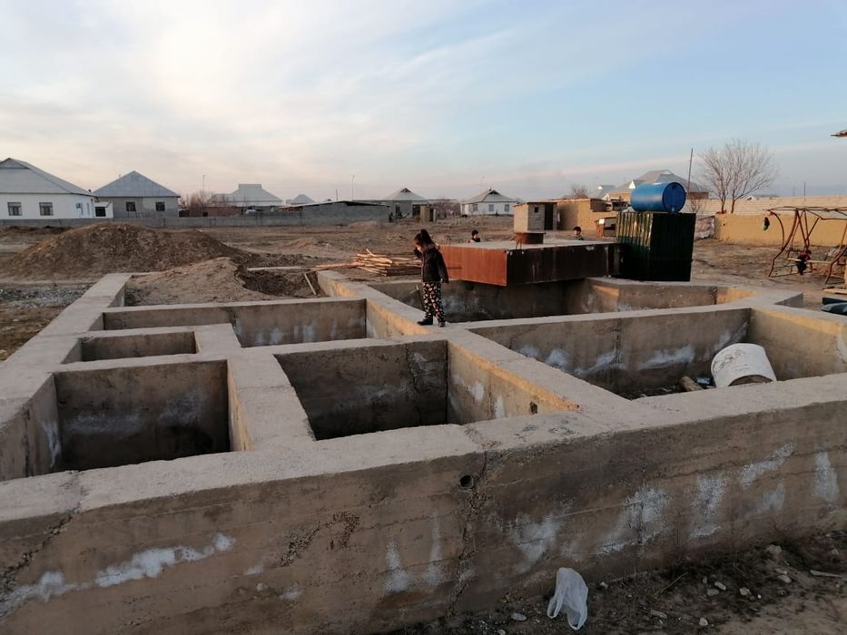 Земельный участок с фундаментом