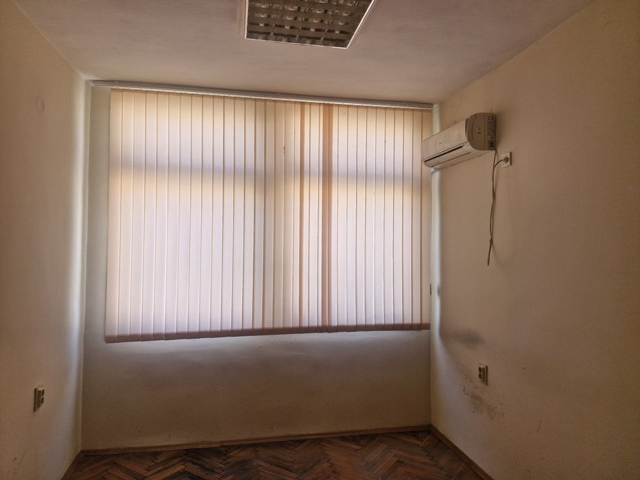 Дава се под наем Офис в Горна Оряховица - 14 кв.м за 76.5 € - Снимка #7