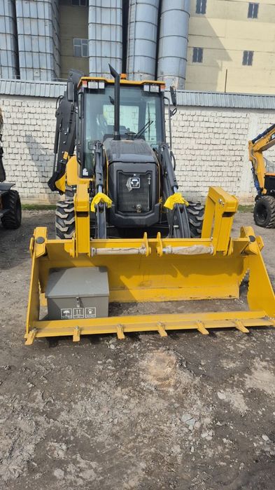 Эксковатор погрузчик XC956