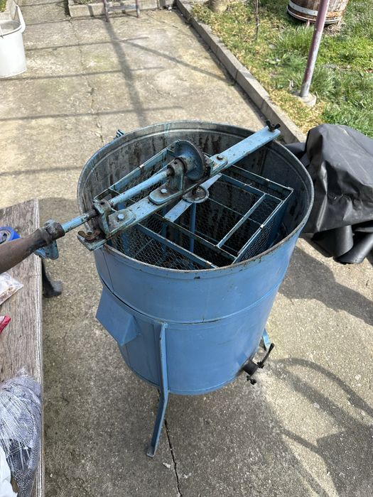 Центрофуга за Мед