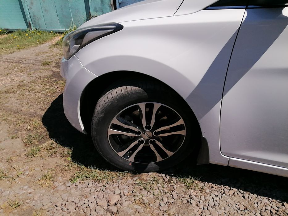 Продам машину Hyundai Elantra