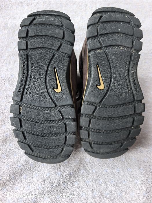 Детски велурени обувки nike номер 27 стелка 16см