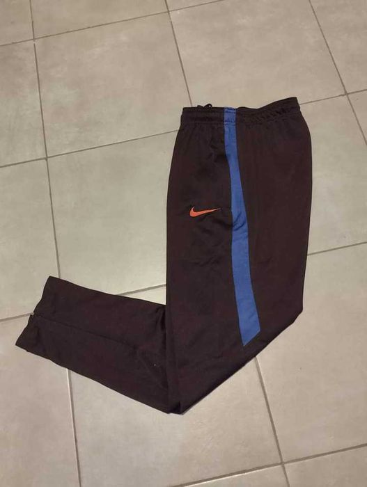 Nike FC Barcelona детско долнище размер за ръст 158-170.