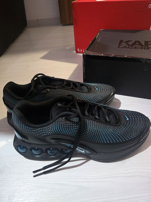 Vand adidasi nike  air max Dn