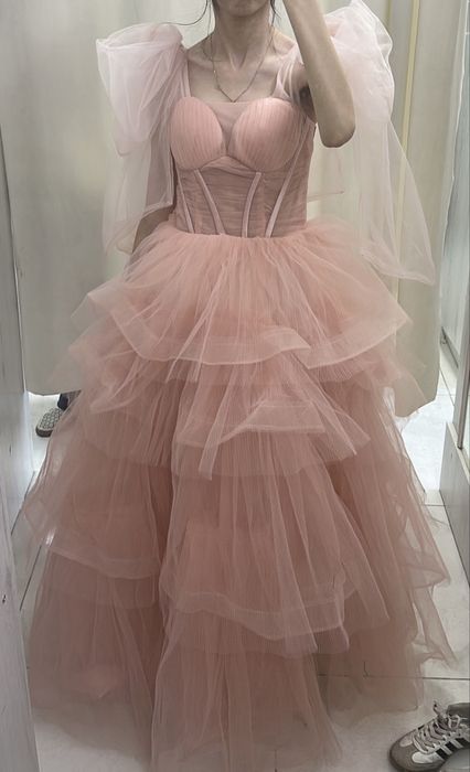 Продам платье б/у