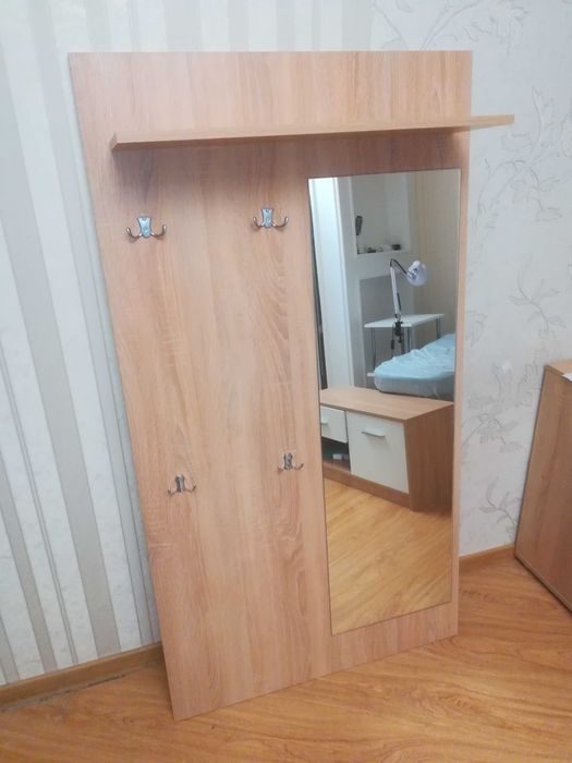 Продам прихожую.