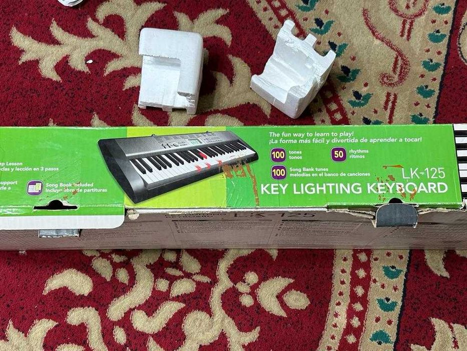 Продам синтезатор