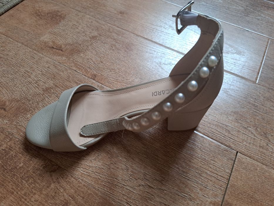 Босоножки летние