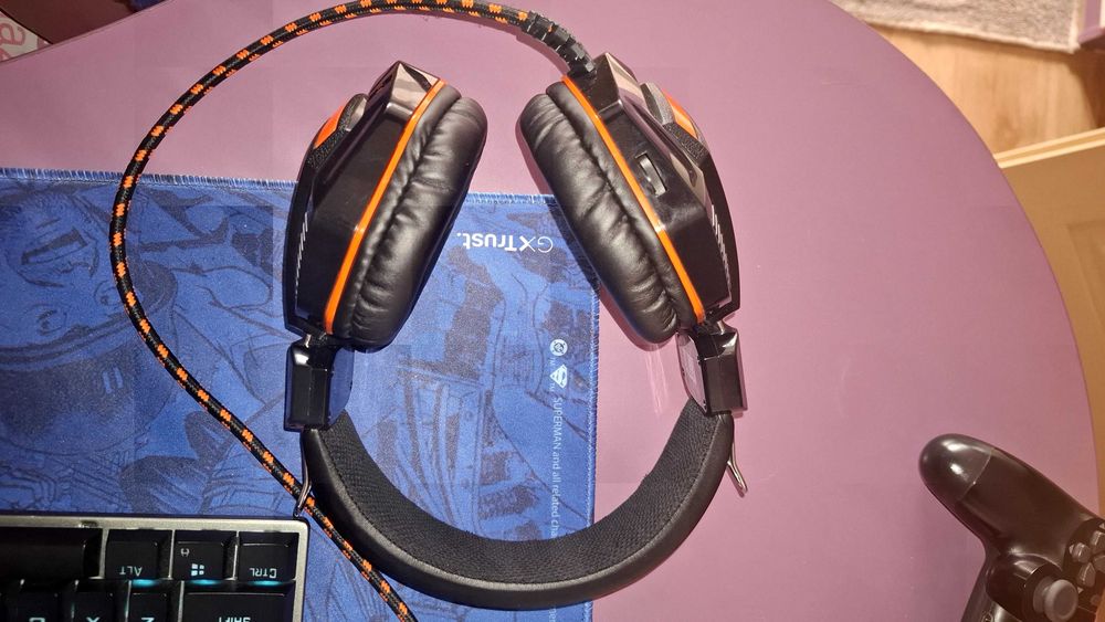 Геймърдка клаеиатура , мишка и слушалки