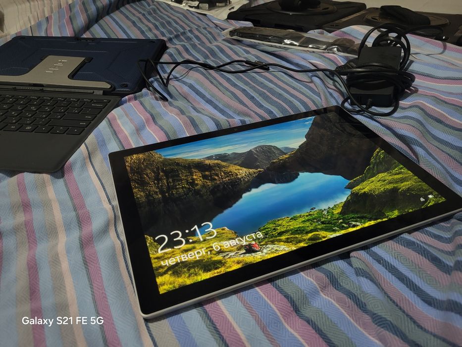 Microsoft Surface Pro 5 i5 / 4gb