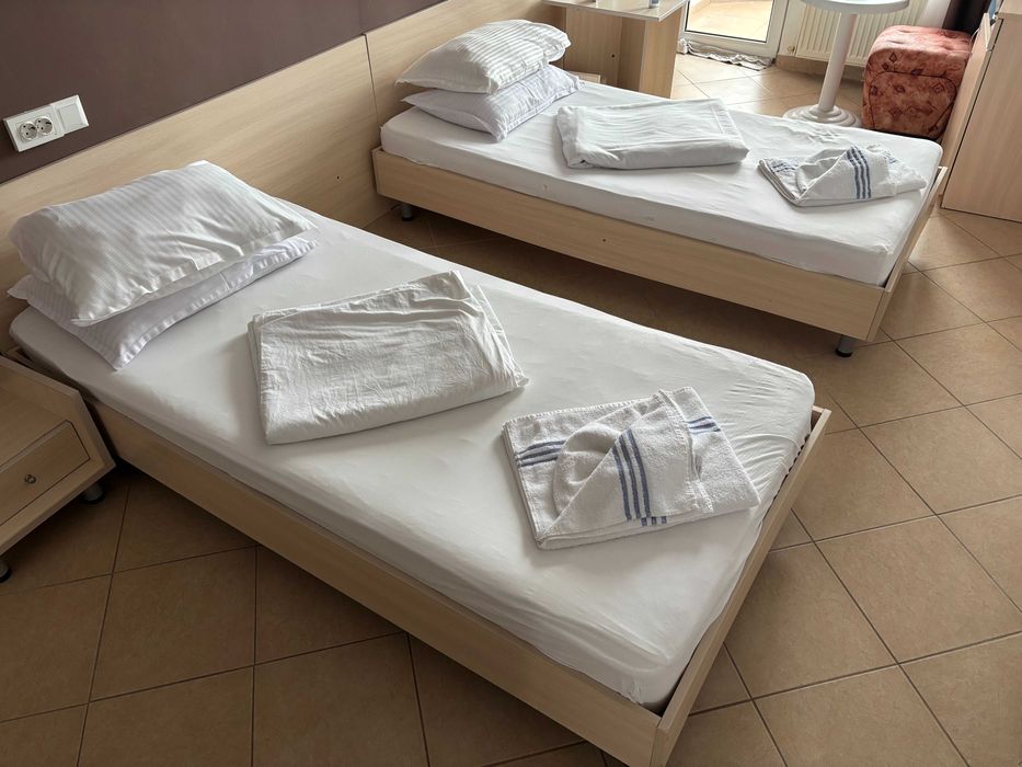 Еденични Легла с матраци