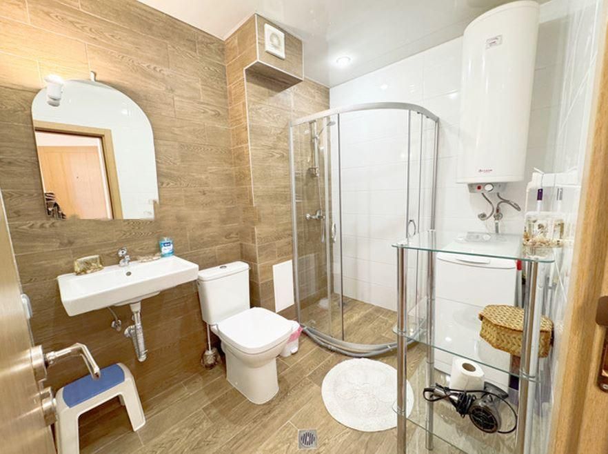 Дава се под наем Двустаен апартамент в Варна, Бриз - 55 кв.м за 648.21 € - Снимка #5