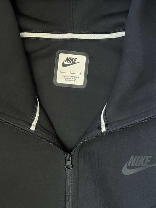 Оригинален Nike Tech Fleece Hoodie – Размер L – Като нов!