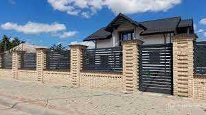 Vand garduri moderne din sipca metalica plasa bordurata lemn fier