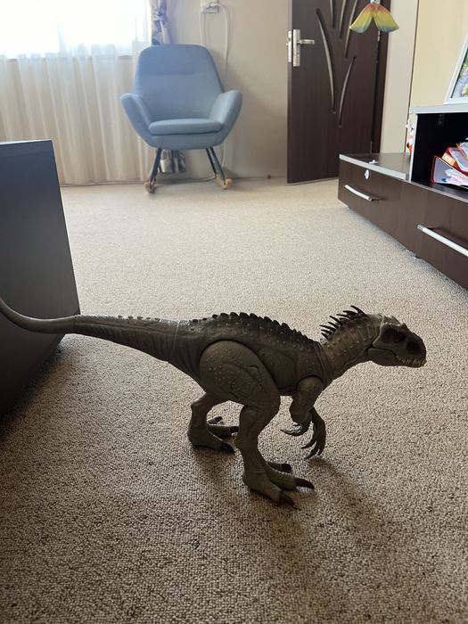 Jucarie dinozaur