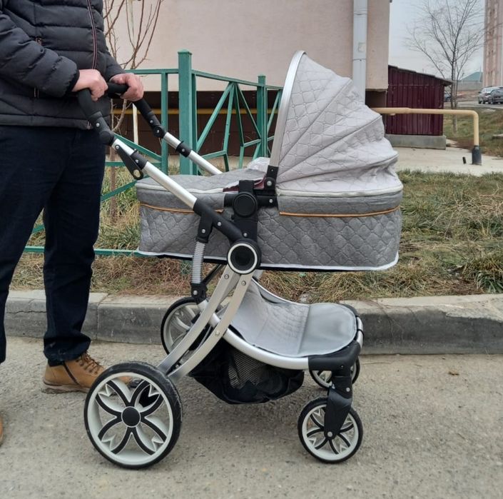 Коляска-трансформер детская, серая