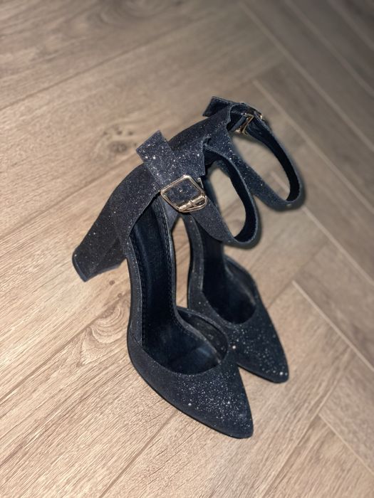 Туфли  черные……..