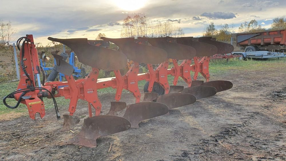 Plug kuhn master 120 5 brazde reversibil